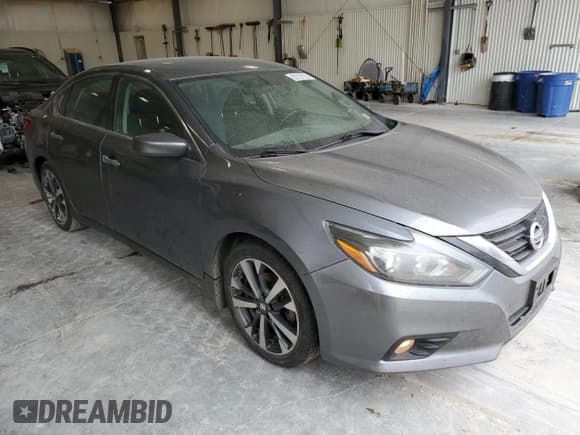 ✅ 2017 Nissan Altima S • VIN: 1N4AL3AP7HN308408 • Lot: 82729125. Wystawiony na Copart z przebiegiem 133 465 mil. Bezpłatny archiwum sprzedaży aukcyjnych z USA i szczegółowy raport historii pojazdu na DreamBid. Zdjęcie 4.
