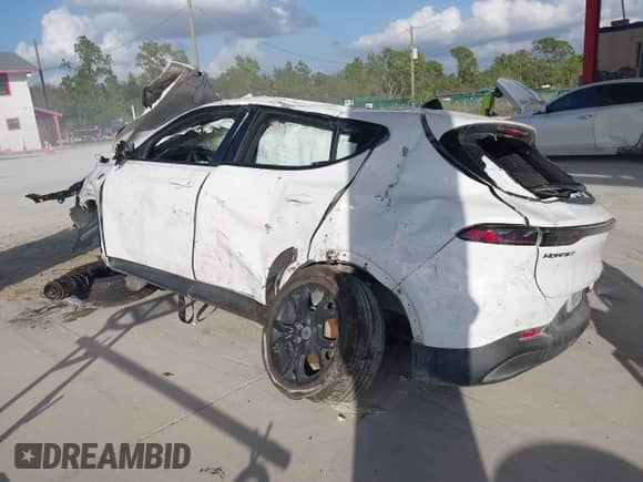 2024 Dodge Hornet GT z VIN ZACNDFAN5R3A42900, wystawiony jako IAAI lot #41126271 z przebiegiem Nie podano mil oraz . Historia ofert i sprzedaży dostępna na DreamBid. Obrazek 13.