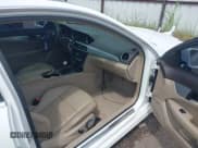 ✅ 2013 Mercedes-Benz C 250 • VIN: WDDGJ4HB5DG076888 • Lot: 42811728. Wystawiony na IAAI z przebiegiem 8 352 mil. Bezpłatny archiwum sprzedaży aukcyjnych z USA i szczegółowy raport historii pojazdu na DreamBid. Zdjęcie 5.