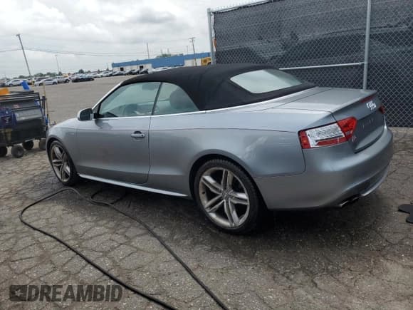 ✅ 2011 Audi S5 Prestige • VIN: WAUVGAFHXBN004256 • Lot: 65273215. Listed on Copart with 122,500 mi. Free auction sales archive from the USA and detailed vehicle history report at DreamBid. Image 2.
