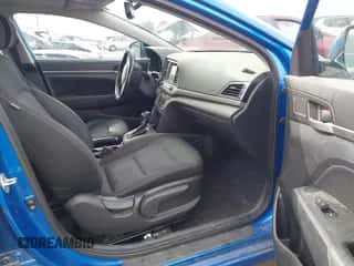 2017 Hyundai Elantra Limited с VIN KMHD84LF7HU271770, выставлен на аукционе IAAI как лот 43431630 с пробегом 169 703 миль миль и . История ставок и продаж доступна на DreamBid. Изображение 5.