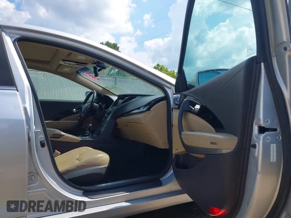 ✅ 2012 Hyundai Azera • VIN: KMHFH4JGXCA182208 • Лот: 42559319. Опубликован ранее на IAAI с пробегом 236 086 миль. Бесплатный доступ к архиву аукционных продаж из США и подробный отчёт об истории автомобиля на DreamBid. Изображение 17.