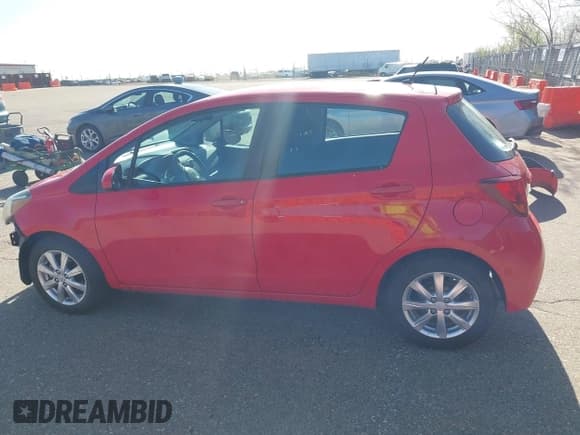 ✅ 2015 Toyota Yaris L • VIN: VNKKTUD38FA033446 • Lot: 42014271. Listed on IAAI with 14,564 mi. Free auction sales archive from the USA and detailed vehicle history report at DreamBid. Image 15.