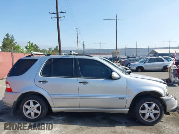 ✅ 2004 Mercedes-Benz M 350 • VIN: 4JGAB57E84A501744 • Лот: 42271880. Опубликован ранее на IAAI с пробегом 183 498 миль. Бесплатный доступ к архиву аукционных продаж из США и подробный отчёт об истории автомобиля на DreamBid. Изображение 12.