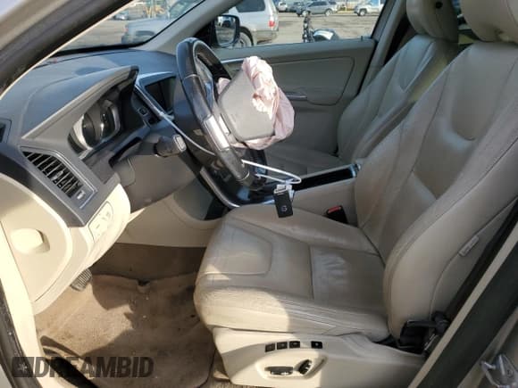 ✅ 2014 Volvo XC60 3.2L • VIN: YV4940DZ5E2509496 • Lot: 46372615. Listed on Copart with Not provided. Free auction sales archive from the USA and detailed vehicle history report at DreamBid. Image 7.