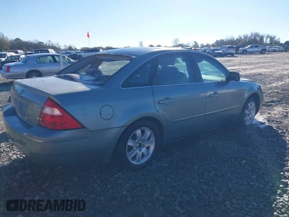 ✅ 2005 Ford Five Hundred SEL • VIN: 1FAFP24135G145056 • Lot: 43914523. Wystawiony na IAAI z przebiegiem Nie podano. Bezpłatny archiwum sprzedaży aukcyjnych z USA i szczegółowy raport historii pojazdu na DreamBid. Zdjęcie 4.