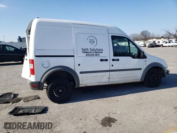 ✅ 2010 Ford Transit Connect XL • VIN: NM0LS7CN1AT008547 • Lot: 85105994. Wystawiony na Copart z przebiegiem 400 171 mil. Bezpłatny archiwum sprzedaży aukcyjnych z USA i szczegółowy raport historii pojazdu na DreamBid. Zdjęcie 3.