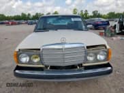 ✅ 1980 Mercedes-Benz 240 • VIN: 12312310190976 • Lot: 66616535. Listed on Copart with 222,992 mi. Free auction sales archive from the USA and detailed vehicle history report at DreamBid. Image 5.