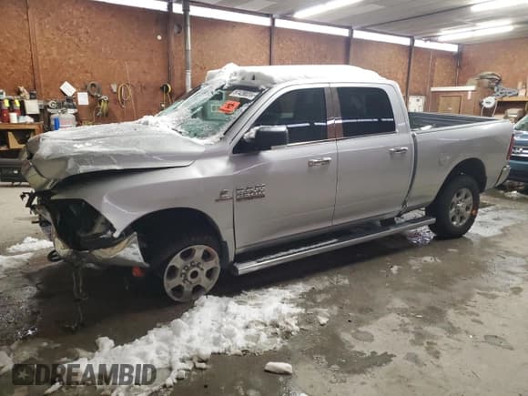 ✅ 2018 Ram 2500 SLT • VIN: 3C6UR5DL2JG411753 • Лот: 87439024. Опубликован ранее на Copart с пробегом Не указан. Бесплатный доступ к архиву аукционных продаж из США и подробный отчёт об истории автомобиля на DreamBid. Изображение 1.