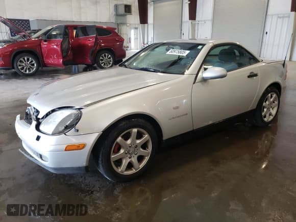 ✅ 1998 Mercedes-Benz SLK 230/320 • VIN: WDBKK47F8WF012583 • Лот: 60975805. Опубликован ранее на Copart с пробегом 111 558 миль. Бесплатный доступ к архиву аукционных продаж из США и подробный отчёт об истории автомобиля на DreamBid. Изображение 1.