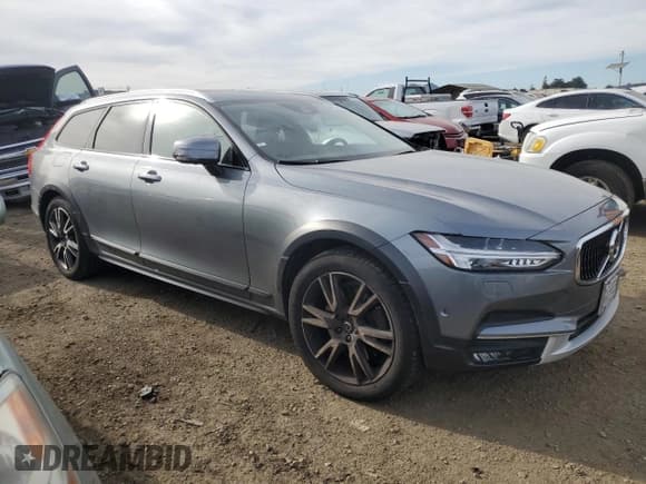 ✅ 2017 Volvo V90 • VIN: YV4A22NL7H1000559 • Лот: 47270605. Опубликован ранее на Copart с пробегом 95 034 миль. Бесплатный доступ к архиву аукционных продаж из США и подробный отчёт об истории автомобиля на DreamBid. Изображение 4.
