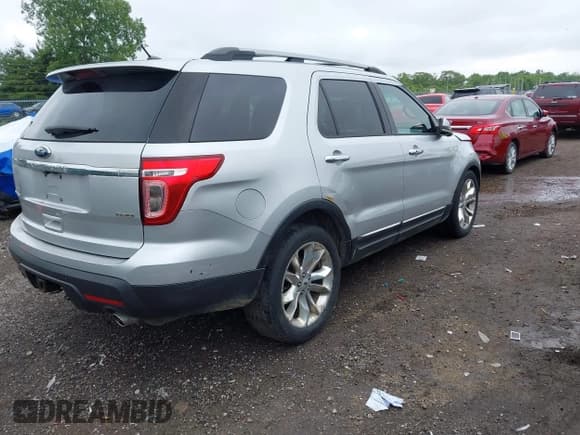 ✅ 2013 Ford Explorer Limited • VIN: 1FM5K8F85DGA92372 • Lot: 42361499. Wystawiony na IAAI z przebiegiem 255 929 mil. Bezpłatny archiwum sprzedaży aukcyjnych z USA i szczegółowy raport historii pojazdu na DreamBid. Zdjęcie 4.