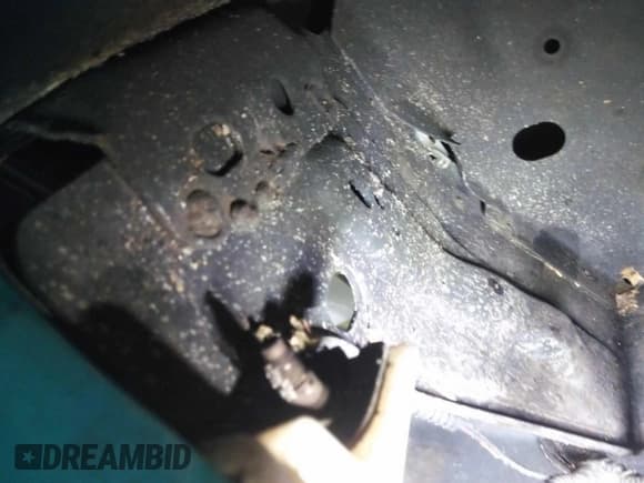 ✅ 2019 Ford Transit • VIN: 1FTYR3XM7KKA78317 • Lot: 43930322. Wystawiony na IAAI z przebiegiem 140 908 mil. Bezpłatny archiwum sprzedaży aukcyjnych z USA i szczegółowy raport historii pojazdu na DreamBid. Zdjęcie 12.