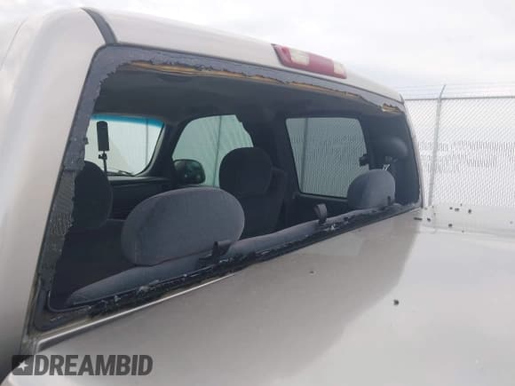 ✅ 2001 Chevrolet Silverado 1500 LS • VIN: 2GCEC19V111103239 • Lot: 43517310. Listed on IAAI with 177,501 mi. Free auction sales archive from the USA and detailed vehicle history report at DreamBid. Image 17.