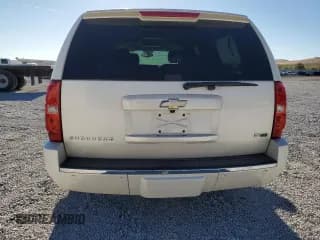 ✅ 2011 Chevrolet Suburban LTZ • VIN: 1GNSKKE33BR399896 • Lot: 72804084. Wystawiony na Copart z przebiegiem 169 035 mil. Bezpłatny archiwum sprzedaży aukcyjnych z USA i szczegółowy raport historii pojazdu na DreamBid. Zdjęcie 6.