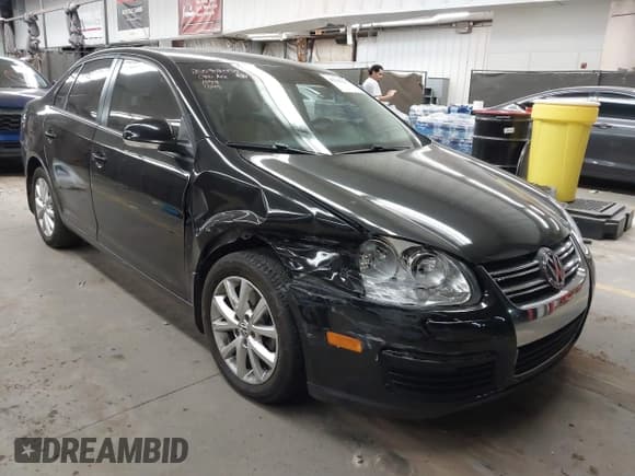✅ 2010 Volkswagen Jetta SE • VIN: 3VWRZ7AJ2AM161345 • Lot: 43163111. Listed on IAAI with 100,166 mi. Free auction sales archive from the USA and detailed vehicle history report at DreamBid. Image 1.