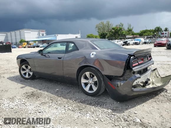 ✅ 2022 Dodge Challenger SXT • VIN: 2C3CDZAG7NH151877 • Lot: 69487744. Wystawiony na Copart z przebiegiem 45 583 mil. Bezpłatny archiwum sprzedaży aukcyjnych z USA i szczegółowy raport historii pojazdu na DreamBid. Zdjęcie 2.