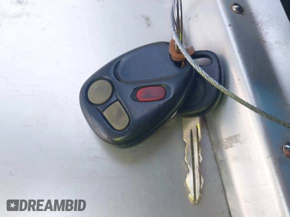 ✅ 2001 Chevrolet Silverado 1500 LT • VIN: 1GCEC19T61Z324941 • Lot: 42094622. Wystawiony na IAAI z przebiegiem 192 814 mil mil. Skorzystaj z bezpłatnego archiwum sprzedaży aukcyjnych z USA i zobacz szczegółowy raport historii pojazdu na DreamBid. Zdjęcie 11.