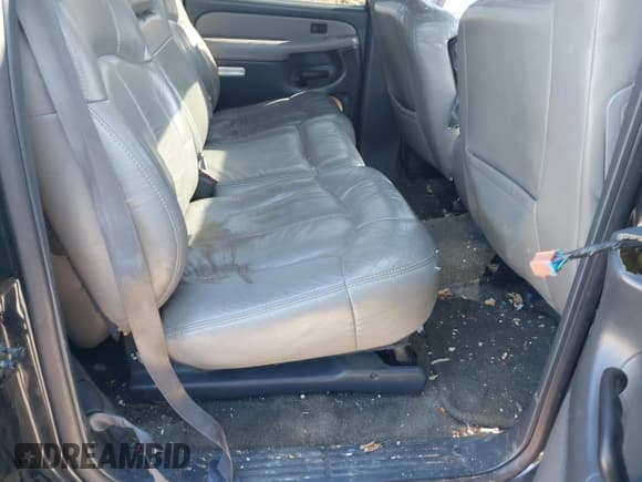 ✅ 2002 Chevrolet Suburban LS • VIN: 3GNFK16Z92G322707 • Лот: 41300358. Опубликован ранее на IAAI с пробегом 287 031 миль. Бесплатный доступ к архиву аукционных продаж из США и подробный отчёт об истории автомобиля на DreamBid. Изображение 8.