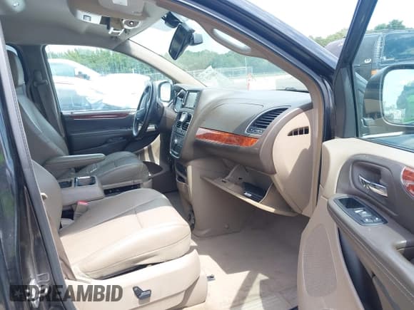 ✅ 2012 Chrysler Town & Country Touring L • VIN: 2C4RC1CG5CR287603 • Лот: 43089125. Опубликован ранее на IAAI с пробегом 169 966 миль. Бесплатный доступ к архиву аукционных продаж из США и подробный отчёт об истории автомобиля на DreamBid. Изображение 5.