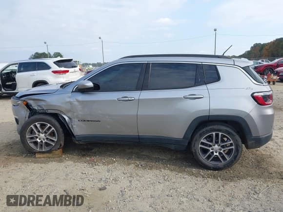 ✅ 2019 Jeep Compass Altitude • VIN: 3C4NJCBB4KT685869 • Lot: 40695811. Wystawiony na IAAI z przebiegiem 70 065 mil. Bezpłatny archiwum sprzedaży aukcyjnych z USA i szczegółowy raport historii pojazdu na DreamBid. Zdjęcie 15.
