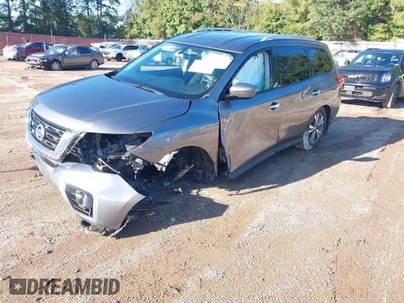 ✅ 2017 Nissan Pathfinder S • VIN: 5N1DR2MN6HC642916 • Lot: 43304461. Wystawiony na IAAI z przebiegiem 114 237 mil. Bezpłatny archiwum sprzedaży aukcyjnych z USA i szczegółowy raport historii pojazdu na DreamBid. Zdjęcie 2.