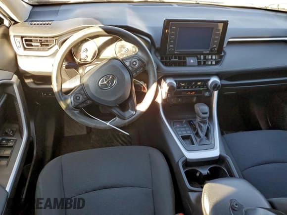 ✅ 2021 Toyota RAV4 LE • VIN: 2T3F1RFV1MC177853 • Лот: 93027125. Опубликован ранее на Copart с пробегом 64 378 миль. Бесплатный доступ к архиву аукционных продаж из США и подробный отчёт об истории автомобиля на DreamBid. Изображение 8.