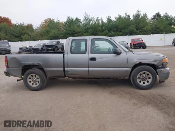✅ 2007 GMC Sierra 1500 Work Truck • VIN: 1GTEC19X87Z182734 • Lot: 43564728. Wystawiony na IAAI z przebiegiem 286 961 mil. Bezpłatny archiwum sprzedaży aukcyjnych z USA i szczegółowy raport historii pojazdu na DreamBid. Zdjęcie 13.