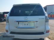 ✅ 2018 Lexus GX 460 • VIN: JTJBM7FX0J5198039 • Lot: 43097278. Wystawiony na IAAI z przebiegiem Nie podano. Bezpłatny archiwum sprzedaży aukcyjnych z USA i szczegółowy raport historii pojazdu na DreamBid. Zdjęcie 16.