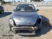 ✅ 2017 Volkswagen Beetle S • VIN: 3VW517AT4HM813481 • Lot: 72100125. Wystawiony na Copart z przebiegiem 81 575 mil. Bezpłatny archiwum sprzedaży aukcyjnych z USA i szczegółowy raport historii pojazdu na DreamBid. Zdjęcie 5.