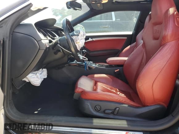 ✅ 2008 Audi S5 • VIN: WAURV78T88A017177 • Lot: 65231275. Wystawiony na Copart z przebiegiem 90 469 mil. Bezpłatny archiwum sprzedaży aukcyjnych z USA i szczegółowy raport historii pojazdu na DreamBid. Zdjęcie 7.