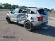 2022 Kia Sorento X-Line S z VIN 5XYRLDLC7NG144870, wystawiony jako IAAI lot #42557861 z przebiegiem 41 812 mil mil oraz . Historia ofert i sprzedaży dostępna na DreamBid. Obrazek 3.