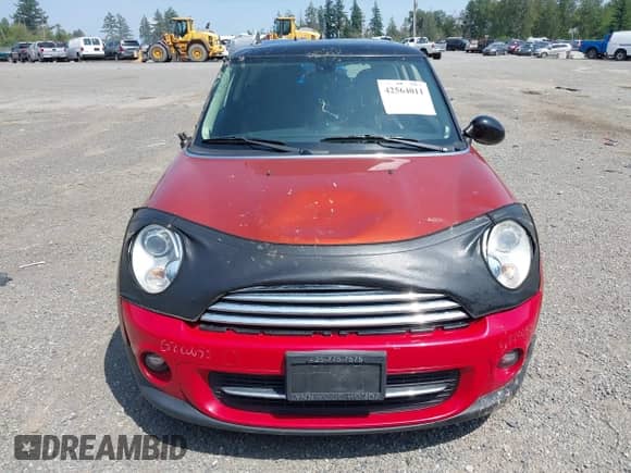 2011 MINI Hardtop with VIN WMWSU3C55BT181956, listed as a IAAI auction lot 42564011 with 106,430 mi miles and . Bid and sale history available at DreamBid. Image 12.