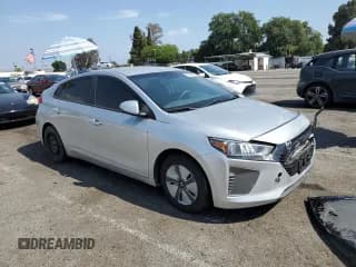 ✅ 2017 Hyundai Ioniq Blue • VIN: KMHC65LC0HU031537 • Lot: 52194305. Wystawiony na Copart z przebiegiem 62 796 mil. Bezpłatny archiwum sprzedaży aukcyjnych z USA i szczegółowy raport historii pojazdu na DreamBid. Zdjęcie 4.
