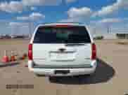 2008 Chevrolet Suburban LTZ z VIN 1GNFK16318R127690, wystawiony jako IAAI lot #43424584 z przebiegiem 278 244 mil mil oraz . Historia ofert i sprzedaży dostępna na DreamBid. Obrazek 15.