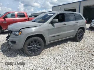 ✅ 2019 Jeep Grand Cherokee Laredo • VIN: 1C4RJFAGXKC611402 • Lot: 62381515. Wystawiony na Copart z przebiegiem 94 853 mil. Bezpłatny archiwum sprzedaży aukcyjnych z USA i szczegółowy raport historii pojazdu na DreamBid. Zdjęcie 1.