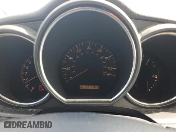 ✅ 2005 Lexus RX 330 • VIN: 2T2GA31U05C031241 • Lot: 87472455. Wystawiony na Copart z przebiegiem 227 763 mil. Bezpłatny archiwum sprzedaży aukcyjnych z USA i szczegółowy raport historii pojazdu na DreamBid. Zdjęcie 9.