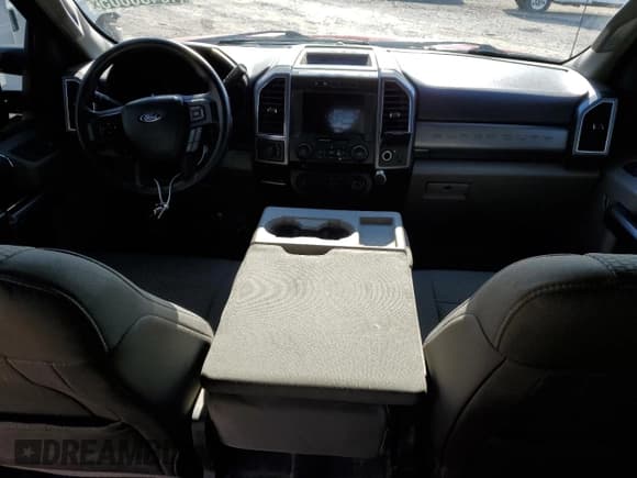 ✅ 2018 Ford F-450 XL • VIN: 1FD9W4HT6JEC95035 • Lot: 46436605. Wystawiony na Copart z przebiegiem Nie podano. Bezpłatny archiwum sprzedaży aukcyjnych z USA i szczegółowy raport historii pojazdu na DreamBid. Zdjęcie 8.