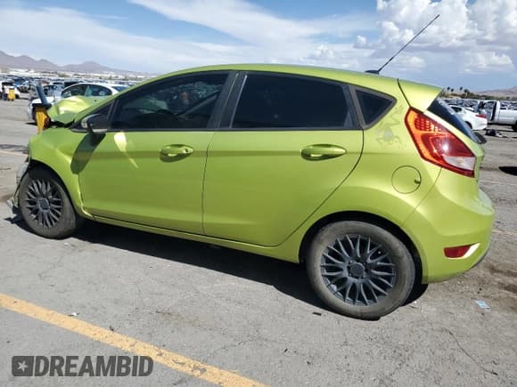 ✅ 2013 Ford Fiesta SE • VIN: 3FADP4EJ3DM144348 • Лот: 84281705. Опубликован ранее на Copart с пробегом 161 154 миль. Бесплатный доступ к архиву аукционных продаж из США и подробный отчёт об истории автомобиля на DreamBid. Изображение 2.