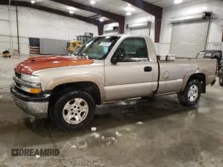 ✅ 2002 Chevrolet Silverado 1500 • VIN: 1GCEK14W72Z271608 • Лот: 87528375. Опубликован ранее на Copart с пробегом 270 011 миль. Бесплатный доступ к архиву аукционных продаж из США и подробный отчёт об истории автомобиля на DreamBid. Изображение 1.