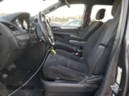 ✅ 2015 Dodge Grand Caravan SE • VIN: 2C4RDGBG4FR523325 • Lot: 91250245. Wystawiony na Copart z przebiegiem 83 132 mil. Bezpłatny archiwum sprzedaży aukcyjnych z USA i szczegółowy raport historii pojazdu na DreamBid. Zdjęcie 7.