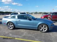✅ 2006 Ford Mustang GT Deluxe • VIN: 1ZVFT82H365136022 • Lot: 43614937. Wystawiony na IAAI z przebiegiem 69 894 mil. Bezpłatny archiwum sprzedaży aukcyjnych z USA i szczegółowy raport historii pojazdu na DreamBid. Zdjęcie 13.
