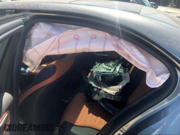 ✅ 2024 Mercedes-Benz C 300 • VIN: W1KAF4GB9RR200584 • Lot: 43083167. Wystawiony na IAAI z przebiegiem 5 955 mil. Bezpłatny archiwum sprzedaży aukcyjnych z USA i szczegółowy raport historii pojazdu na DreamBid. Zdjęcie 8.