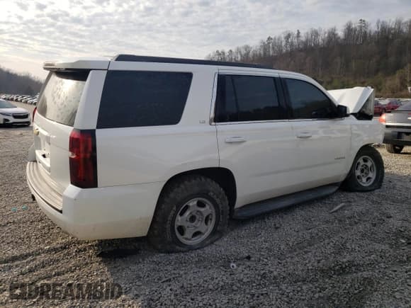✅ 2015 Chevrolet Tahoe LS • VIN: 1GNSKAKC9FR116762 • Lot: 49206555. Wystawiony na Copart z przebiegiem Nie podano. Bezpłatny archiwum sprzedaży aukcyjnych z USA i szczegółowy raport historii pojazdu na DreamBid. Zdjęcie 3.