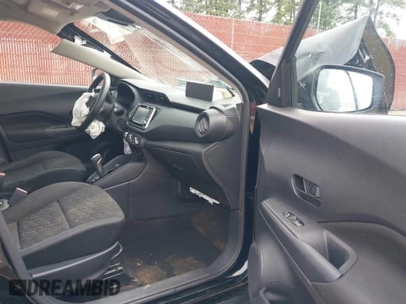 ✅ 2022 Nissan Kicks S • VIN: 3N1CP5BV6NL488219 • Lot: 43121333. Wystawiony na IAAI z przebiegiem 101 236 mil. Bezpłatny archiwum sprzedaży aukcyjnych z USA i szczegółowy raport historii pojazdu na DreamBid. Zdjęcie 5.