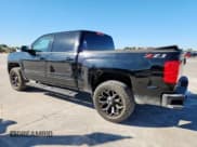 ✅ 2018 Chevrolet Silverado 1500 LT • VIN: 3GCUKREC5JG164974 • Лот: 90520345. Опубликован ранее на Copart с пробегом 171 279 миль. Бесплатный доступ к архиву аукционных продаж из США и подробный отчёт об истории автомобиля на DreamBid. Изображение 2.