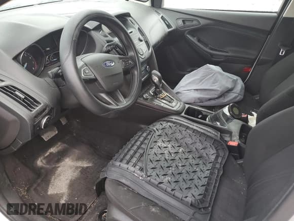 ✅ 2017 Ford Focus S • VIN: 1FADP3E24HL284791 • Lot: 85479625. Wystawiony na Copart z przebiegiem 93 008 mil. Bezpłatny archiwum sprzedaży aukcyjnych z USA i szczegółowy raport historii pojazdu na DreamBid. Zdjęcie 8.