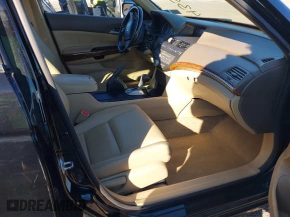 ✅ 2010 Honda Accord EX-L • VIN: 1HGCP2F88AA093428 • Lot: 43506943. Wystawiony na IAAI z przebiegiem 87 838 mil. Bezpłatny archiwum sprzedaży aukcyjnych z USA i szczegółowy raport historii pojazdu na DreamBid. Zdjęcie 5.