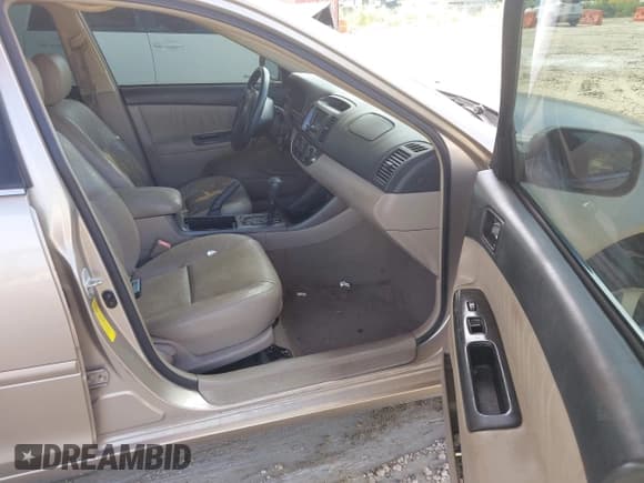 ✅ 2002 Toyota Camry XLE • VIN: 4T1BF30K72U509682 • Lot: 42691645. Listed on IAAI with 180,737 mi. Free auction sales archive from the USA and detailed vehicle history report at DreamBid. Image 5.