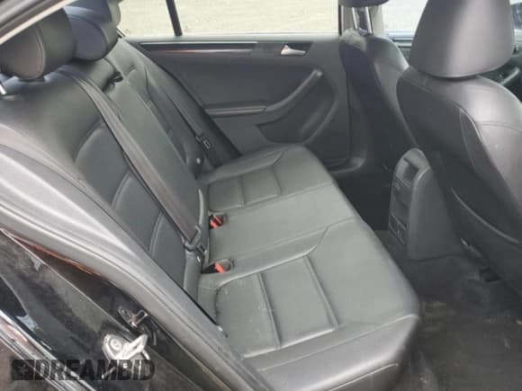 ✅ 2017 Volkswagen Jetta SEL • VIN: 3VWL17AJXHM265184 • Лот: 82380445. Опубликован ранее на Copart с пробегом 186 331 миль. Бесплатный доступ к архиву аукционных продаж из США и подробный отчёт об истории автомобиля на DreamBid. Изображение 10.